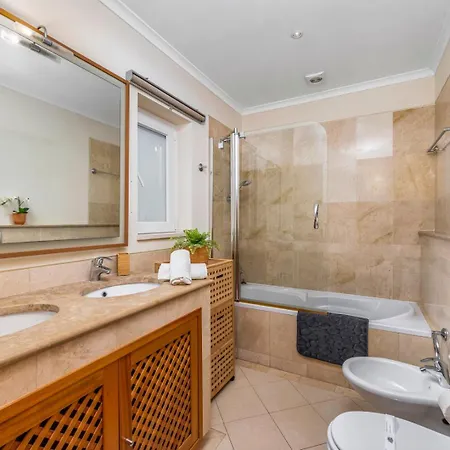 Avenue Vilamoura Quarteira